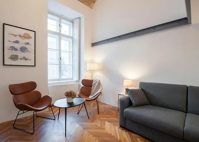 Historic Apartment In Budapest Downtown