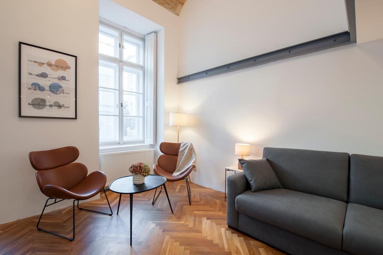 Apartment Historic In Downtown *